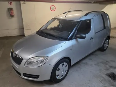 Gebraucht Skoda Roomster 69 PS (50 kW) 2009 Silber Van / Kleinbus