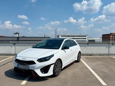 Gebraucht Kia Ceed GT GT 204 PS (150 kW) 2023 Weiß Limousine