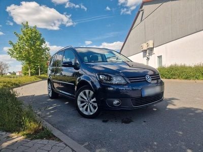 Gebraucht VW Touran Highline 177 PS (130 kW) 2015 Blau Van / Kleinbus