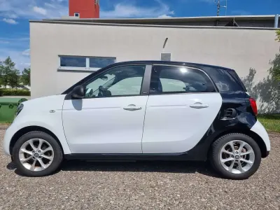 Gebraucht Smart ForFour Electric Drive Passion 60 kW (82 PS) 2018 Weiß Kleinwagen