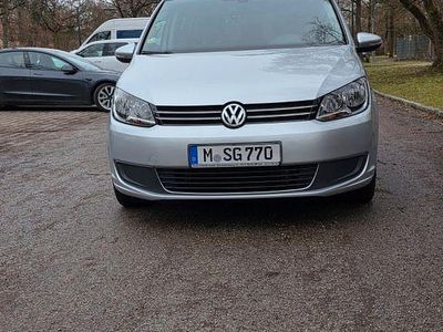 Gebraucht VW Touran Comfortline 140 PS (102 kW) 2014 Silber Van / Kleinbus