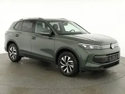 Neu VW Tiguan Life 150 PS (110 kW) 2025 Grün SUV