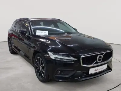 Gebraucht Volvo V60 Momentum 197 PS (144 kW) 2021 Black stone Kombi