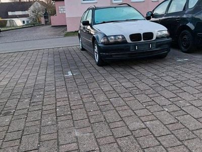 Second-hand BMW 318 150 CP (110 kW) 2000 Negru Break