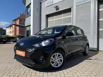 Gebraucht Hyundai i10 67 PS (49 kW) 2024 Schwarz Kleinwagen