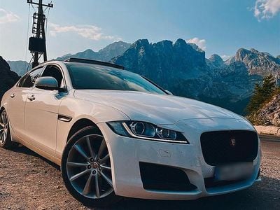 Second-hand Jaguar XF R-Sport 300 CP (220 kW) 2016 Alb Berlinǎ