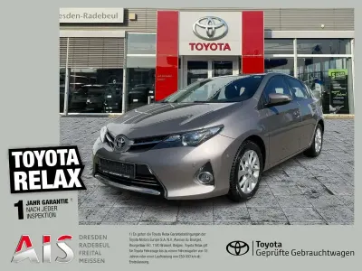 Brugt Toyota Auris Executive 132 HK (97 kW) 2013 Brun Sedan
