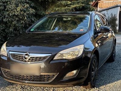 Gebraucht Opel Astra Edition 120 PS (88 kW) 2012 Schwarz Kombi