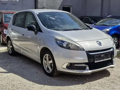 Używany Renault Scénic III Authentique 110 KM (80 kW) 2012 Szary Minivan