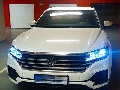 Gebraucht VW Touareg 231 PS (169 kW) 2024 Weiß SUV