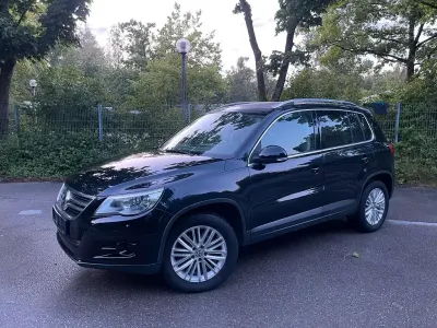 Gebraucht VW Tiguan Trendline 140 PS (102 kW) 2009 Schwarz SUV