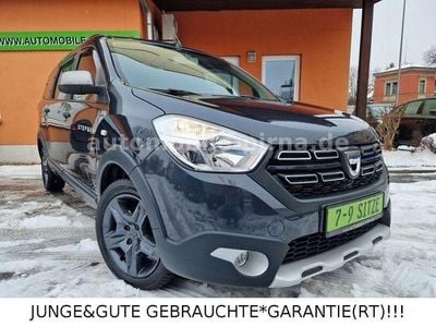 Grau Gebraucht 2022 Dacia Lodgy Stepway Van / Kleinbus | 14.950 € (Fairer Preis)