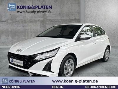 Gebraucht Hyundai i20 Select 101 PS (74 kW) 2025 Atlas white (weiß) Kleinwagen