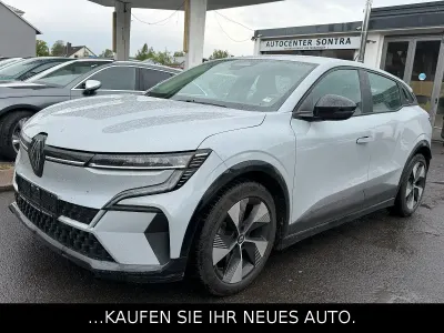 Gebraucht Renault Megane E-Tech Equilibre 160 kW (218 PS) 2022 Weiß Limousine