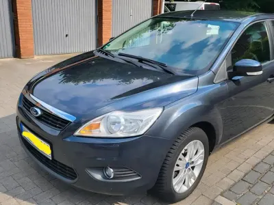 Gebraucht Ford Focus 100 PS (73 kW) 2008 Grau Kombi