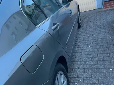 Gebraucht Renault Laguna III 150 PS (110 kW) 2009 Grau Limousine