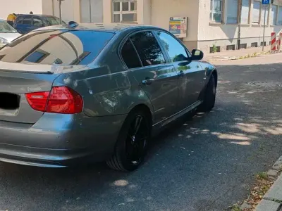 Gebraucht BMW 320 184 PS (135 kW) 2010 Grau Limousine