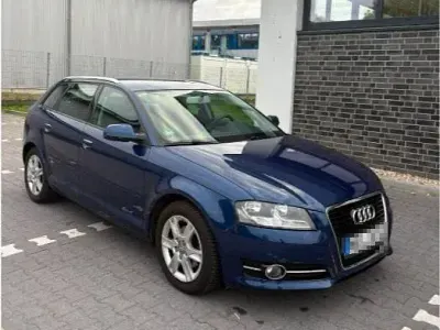 Gebraucht Audi A3 Sportback 105 PS (77 kW) 2012 Blau Kleinwagen
