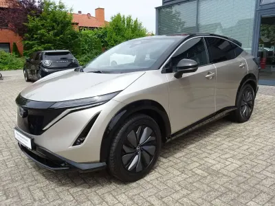 Gebraucht Nissan Ariya Basis 160 kW (218 PS) 2023 Warm silver/pearl black SUV