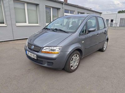 Grau Gebraucht 2004 Fiat Idea Van / Kleinbus | 1.500 €