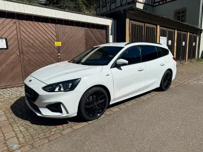 Gebraucht Ford Focus ST-Line 101 PS (74 kW) 2019 Weiß Kombi