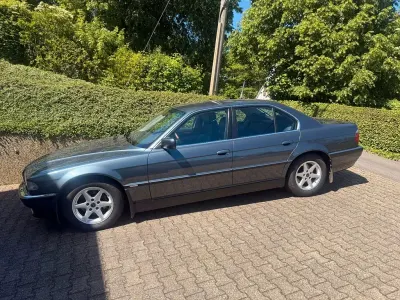 Gebraucht BMW 735 238 PS (175 kW) 1998 Grau Limousine