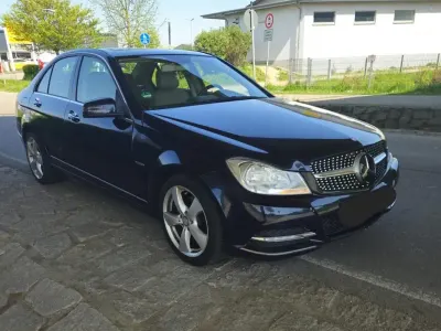 Gebraucht Mercedes C250 204 PS (150 kW) 2013 Blau Limousine