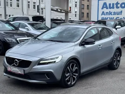 Gebraucht Volvo V40 CC Pro 190 PS (139 kW) 2017 Silber Kombi