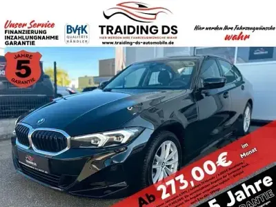 Gebraucht BMW 318 Shadowline 156 PS (114 kW) 2024 Schwarz ii/bonnet fluid black Limousine