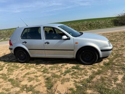 Usata VW Golf IV 115 CV (84 kW) 1999 Argento Utilitaria