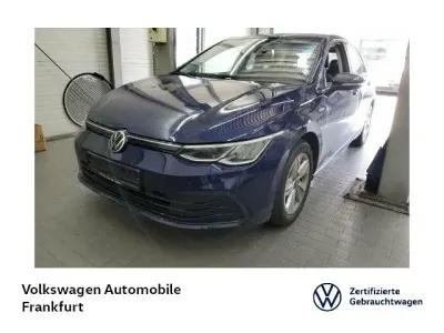Gebraucht VW Golf VIII Life 150 PS (110 kW) 2020 Blau Limousine