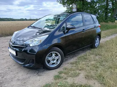Gebraucht Toyota Verso-S Luna 99 PS (72 kW) 2014 Schwarz Van / Kleinbus