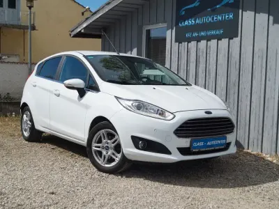 Gebraucht Ford Fiesta Titanium 125 PS (91 kW) 2013 Weiß Limousine