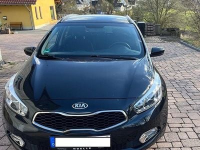 Gebraucht Kia Ceed Sportswagon FIFA World Cup Edition 128 PS (94 kW) 2014 Schwarz Kombi