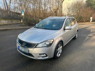 Gebraucht Kia Ceed 128 PS (94 kW) 2012 Silber Kleinwagen