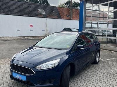 Gebraucht Ford Focus Trend 101 PS (74 kW) 2017 Blau Kombi