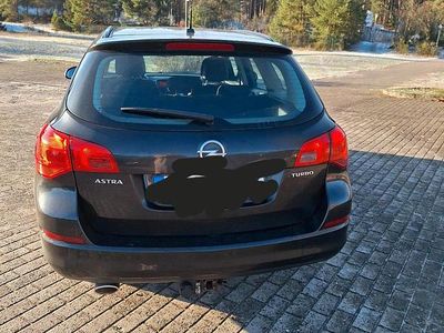 Schwarz Gebraucht 2012 Opel Astra Kombi | 3.999 €