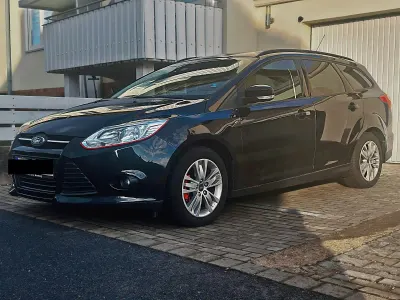Gebraucht Ford Focus Trend 125 PS (91 kW) 2013 Schwarz Kombi