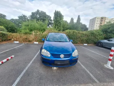 Gebraucht VW Golf V 90 PS (66 kW) 2004 Blau Kleinwagen