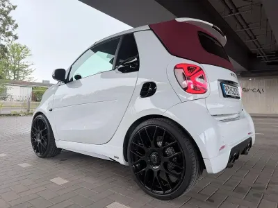 Używany Smart ForTwo Cabrio Brabus 125 KM (91 kW) 2019 Biały Kabriolet
