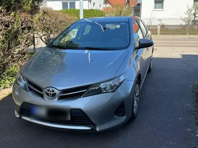 Gebraucht Toyota Auris Cool 99 PS (72 kW) 2015 Silber Limousine