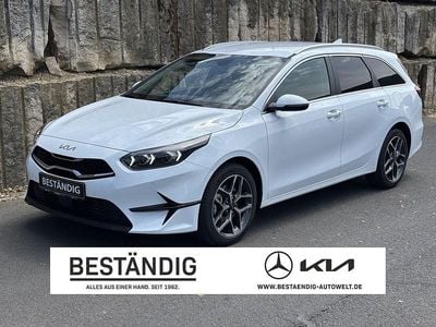 Neu Kia Ceed Sportswagon Style 140 PS (102 kW) 2025 Carraraweiss Kombi