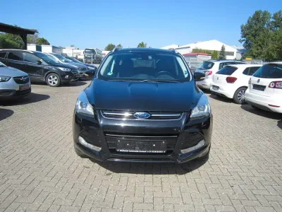 Gebraucht Ford Kuga Titanium 163 PS (119 kW) 2014 Pantherschwarz metallic SUV