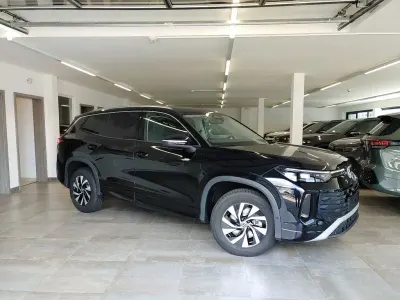 Neu VW Tayron 150 PS (110 kW) 2026 Grenadillschwarzmetallic SUV