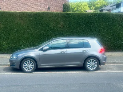 Gebraucht VW Golf VII LOUNGE 110 PS (80 kW) 2015 Grau Kleinwagen