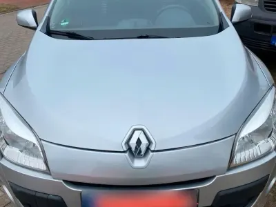Gebraucht Renault Mégane GrandTour 106 PS (77 kW) 2012 Silber Kombi