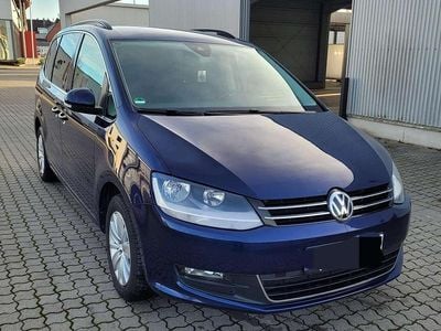 Blau Gebraucht 2020 VW Sharan Van / Kleinbus | 27.750 € (Fairer Preis)