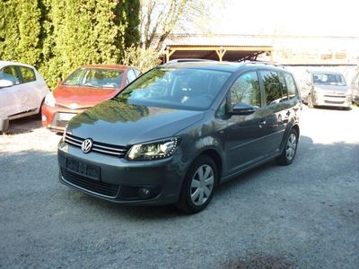 Gebraucht VW Touran Life 140 PS (102 kW) 2014 Grau Van / Kleinbus