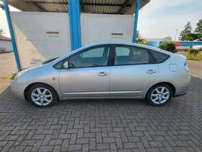 Gebraucht Toyota Prius 77 PS (56 kW) 2004 Silber Kleinwagen