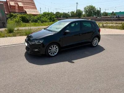 Używany VW Polo 105 KM (77 kW) 2017 Czarny Sedan/Limuzyna